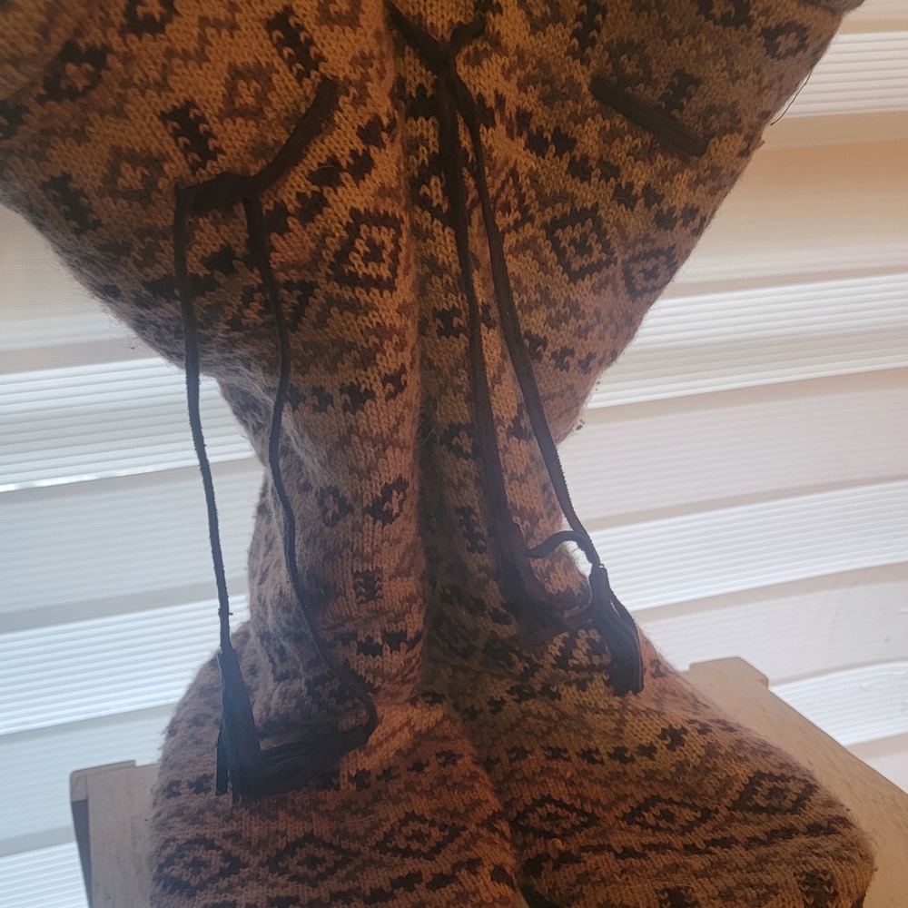 Cozy Brown Patterned Women's Boots - Picture 12 of 12
